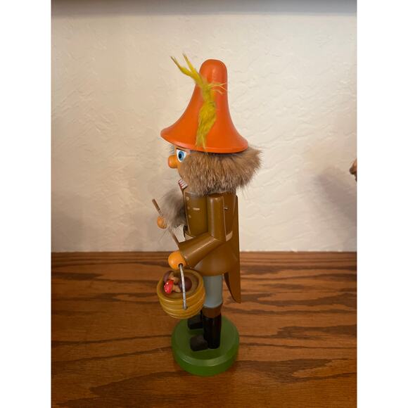 Vintage Orginal Erzgebirge Hiker Picker
Wood 11" Nutcracker Made In Germany - Picture 3 of 6